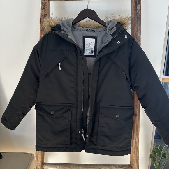 LIKE NEW GAP Kids Primaloft Parka